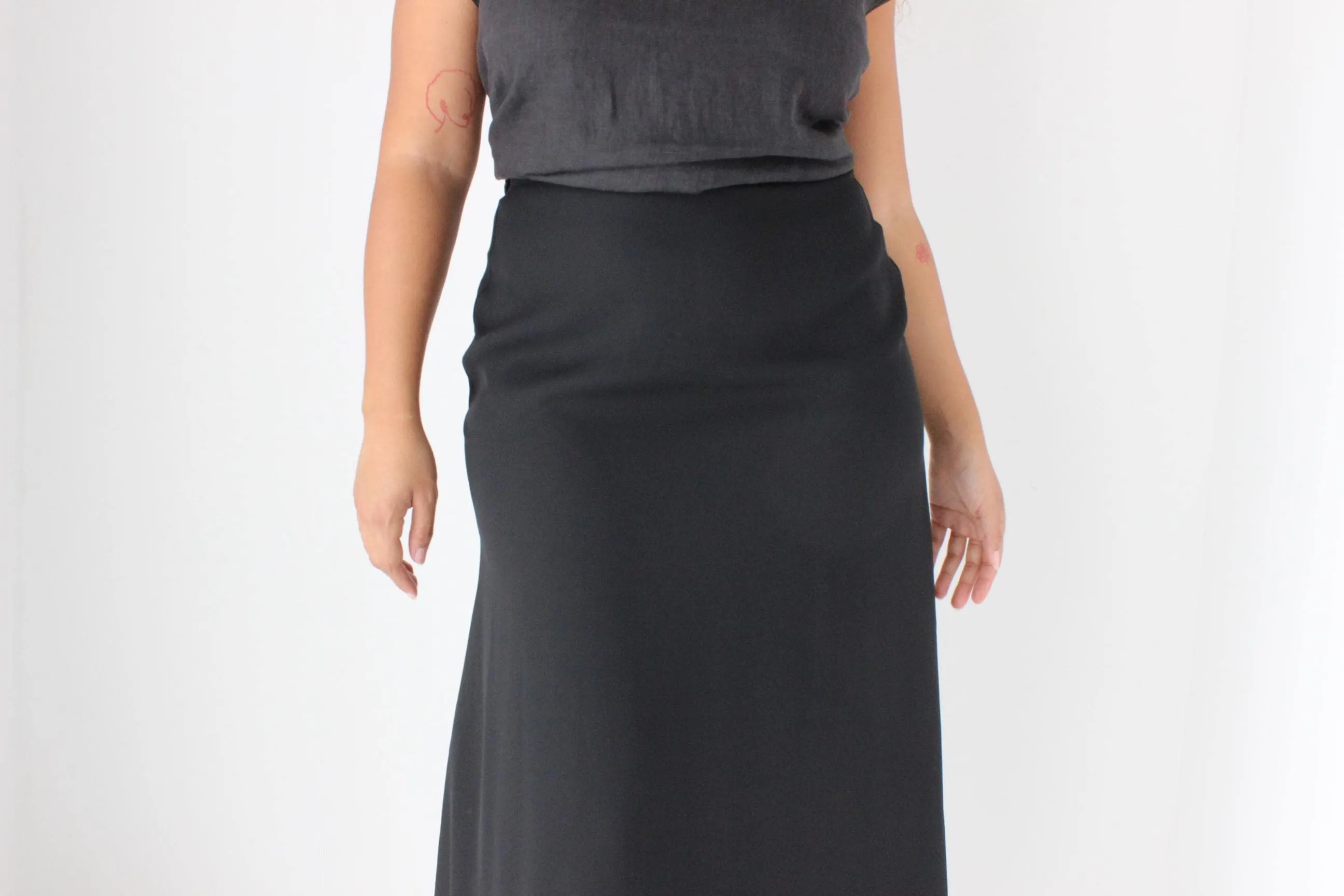 90s Minimal Black High Waist Maxi Skirt