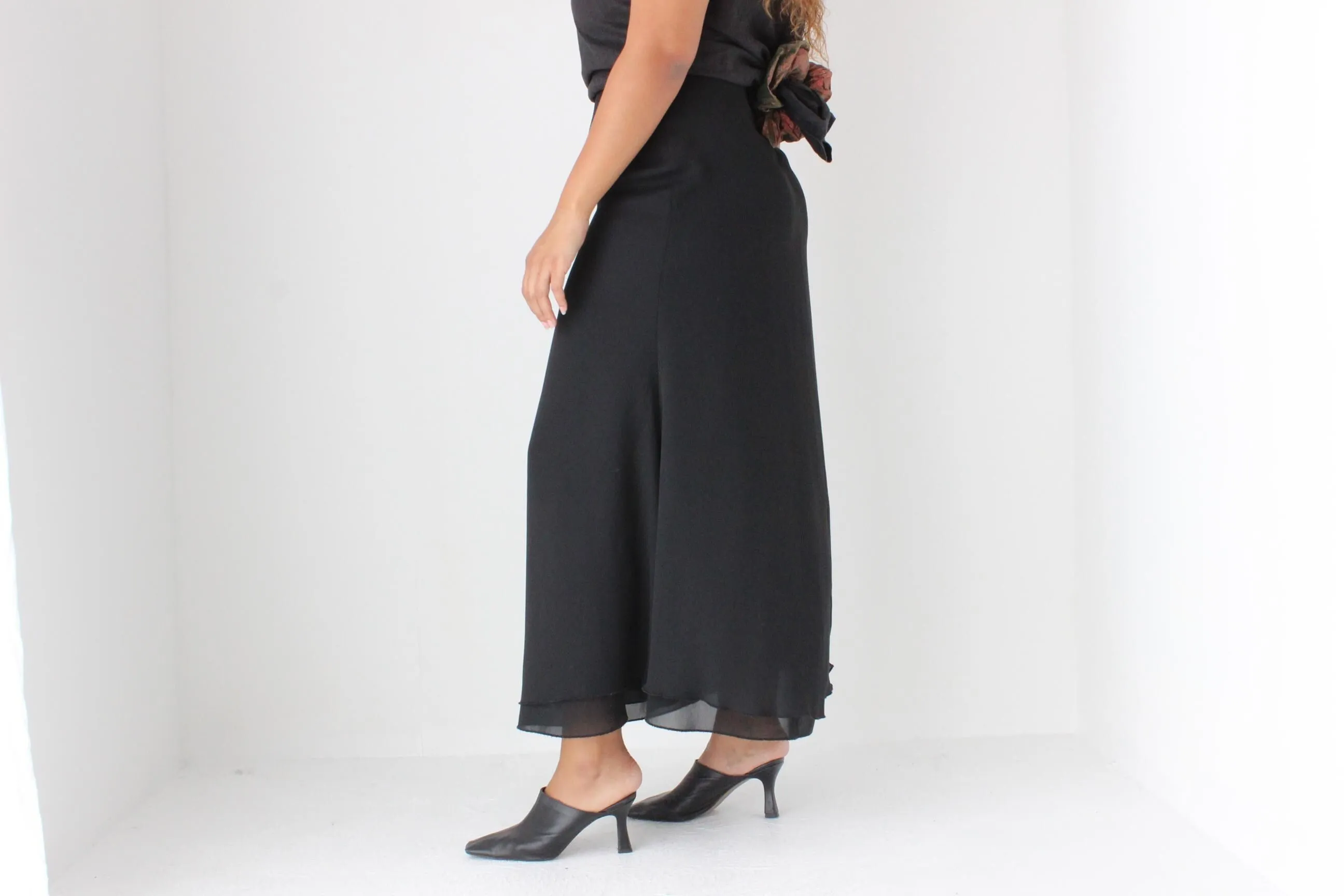 90s Minimal Black High Waist Maxi Skirt