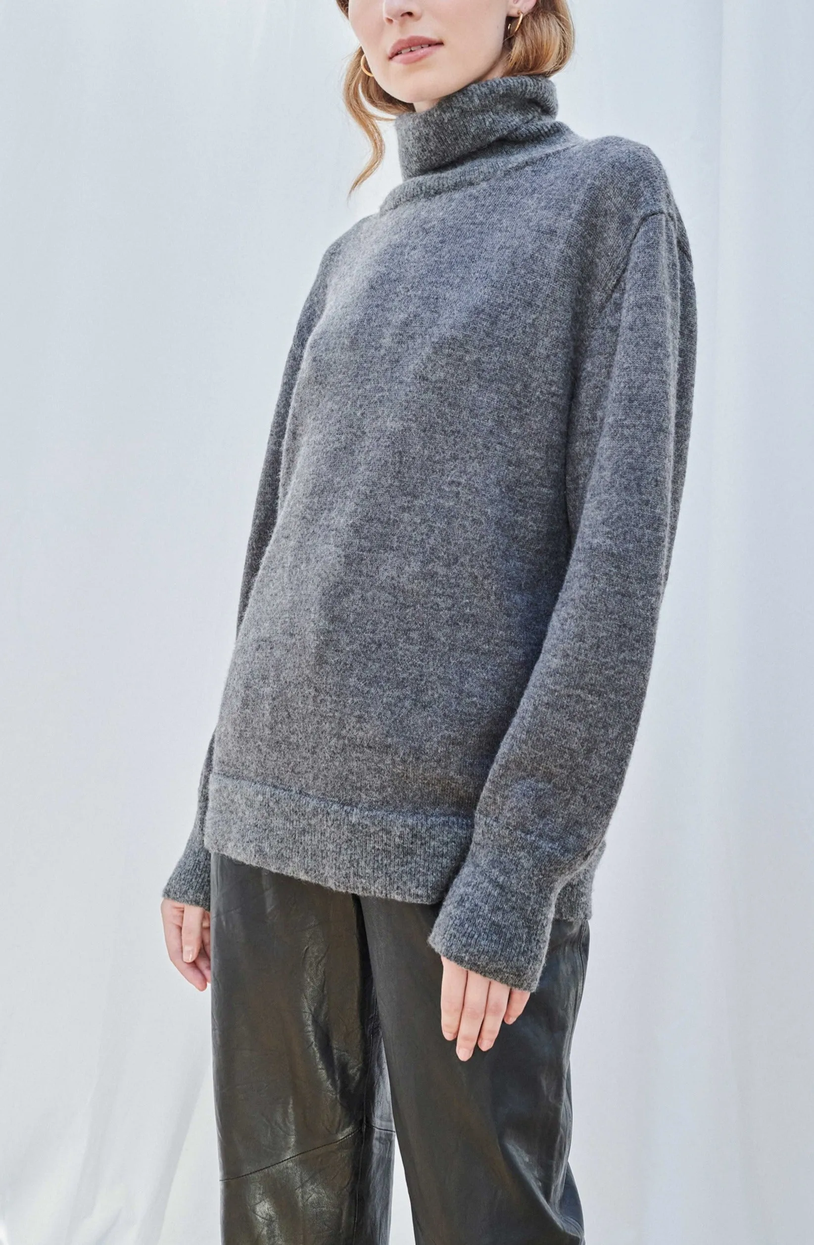 JULIACA TURTLENECK